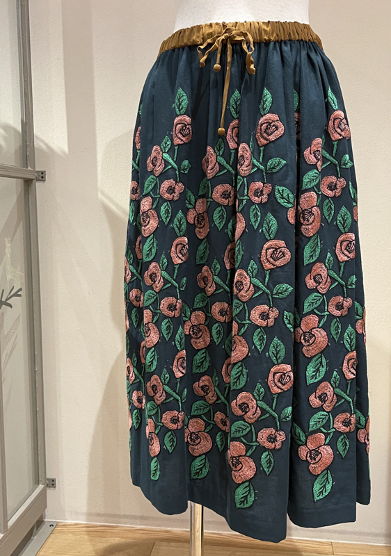 ミナペルホネン swing camelliaスカート - ひざ丈スカート